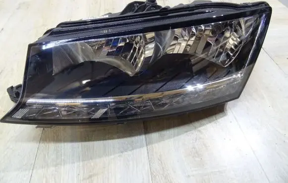 Skoda Fabia Mk3 (NJ) Headlight/headlamp 6V1941015D 6V1