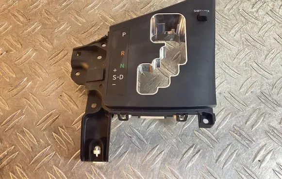 Lexus RX 450H Gear shift selector indicator 