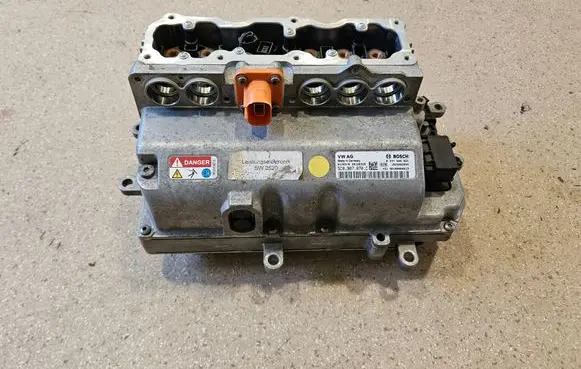 Volkswagen Jetta VI Voltage converter inverter 5C0907070C