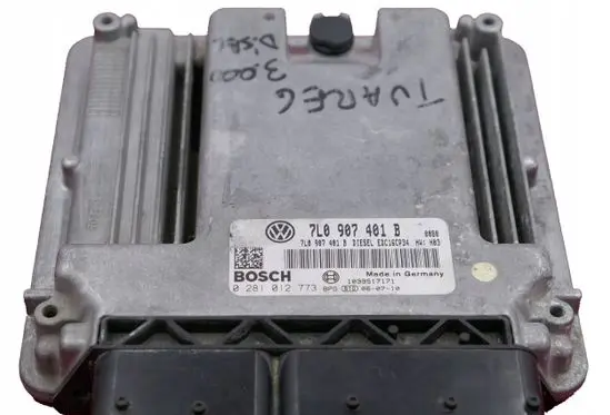 Volkswagen Touareg I Engine control unit/module 7L0907401B
