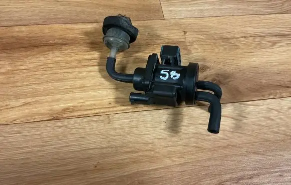 Mercedes-Benz C W203 Turbo solenoid valve A0005450527