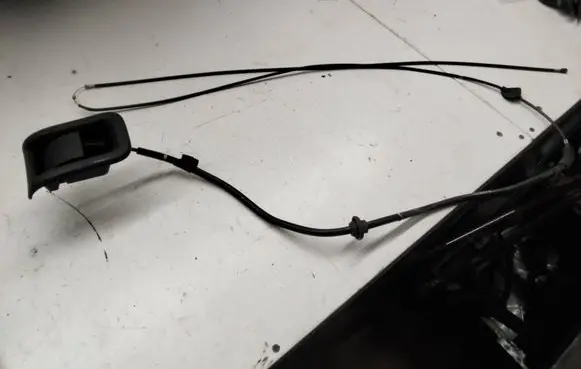 Volvo XC60 Engine bonnet (hood) release handle 30779851