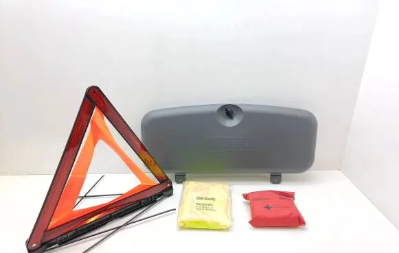 BMW 7 F01 F02 F03 F04 Tool box 6784442 6770096