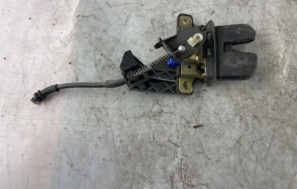 Audi A4 S4 B6 8E 8H Tailgate/trunk/boot lock/catch/latch 8E5827505B 8E5827505
