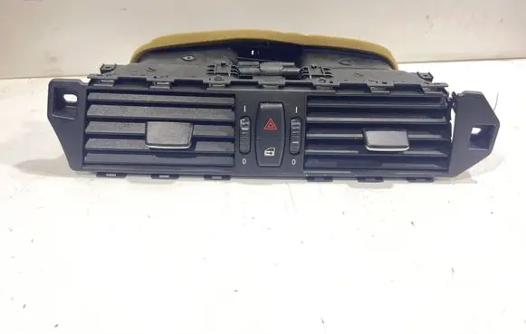 BMW 5 E60 E61 Dash center air vent grill 6910734