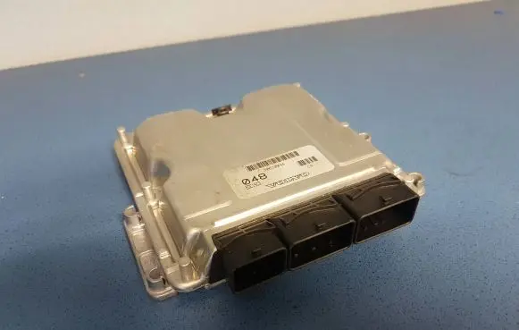 Volvo S40, V40 Engine control unit/module 8200126494 28SA5006 0281010441
