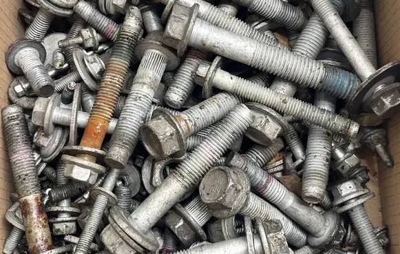 Ford Explorer VI Nuts/bolts 