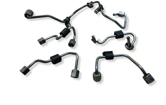 Volkswagen PASSAT B6 Fuel injector supply line/pipe 