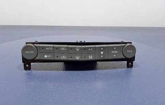 Nissan Maxima A34 Climate control unit 275007Y010