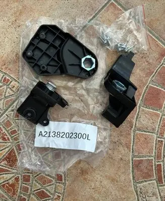 Mercedes-Benz E W213 Headlight/headlamp mounting bracket A2138202300