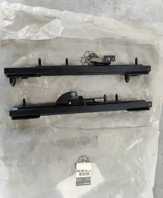 Renault Megane IV Front driver seat rail 875000005R