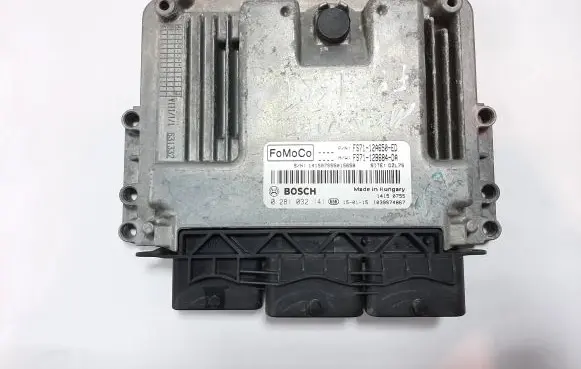 Ford Mondeo MK IV Engine control unit/module FS7112A650ED FS7112B684DA