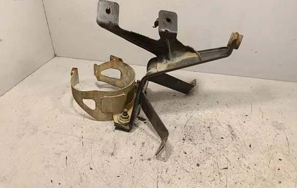 Nissan Navara D40 Fuel filter bracket/mount holder 