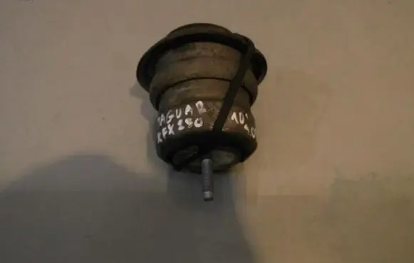 Jaguar XF X250 Engine mount vacuum valve 