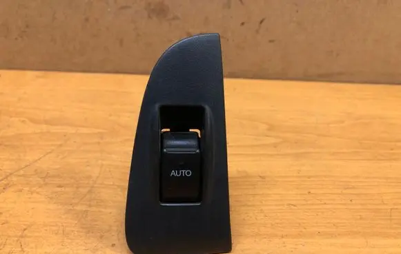 Toyota Avensis T250 Electric window control switch 8481005050 7427105020