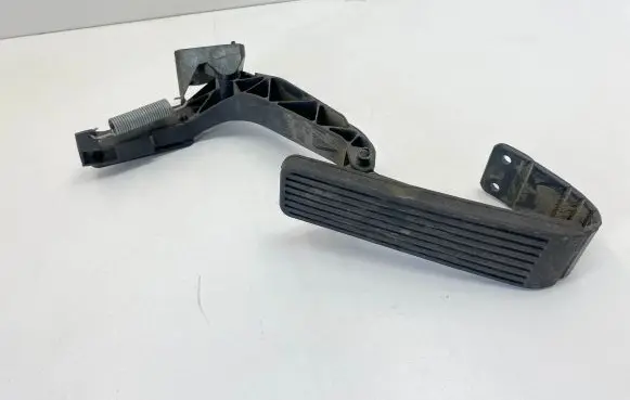 Mercedes-Benz SL R129 Accelerator throttle pedal 2203010001 A2203010001