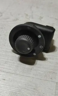 Dacia Sandero Wing mirror switch 013123333JD