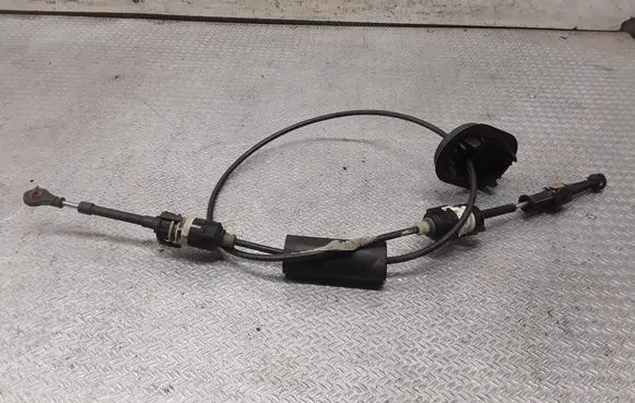 Opel Astra J Gear shift cable linkage 13270573