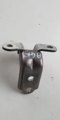 Hyundai Kona I Rear door lower hinge