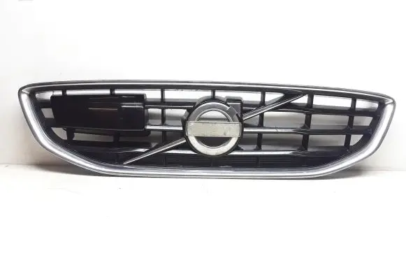 Volvo V40 Front bumper upper radiator grill 31301893 31301892 31353126