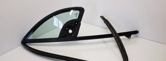 Citroen C3 Front door vent window glass four-door 43R001583 9637485980