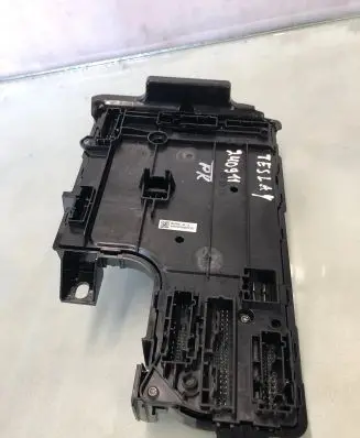 Tesla Model Y Comfort/convenience module 1670976000a