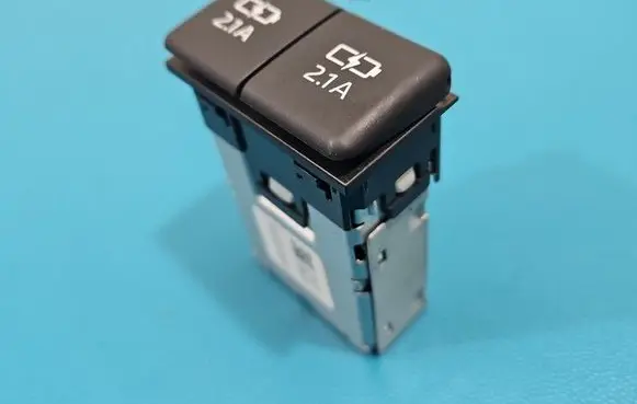 Toyota RAV 4 (XA50) USB socket connector 85532-33020 IMPRK1532621