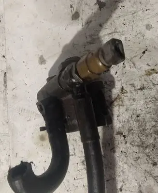 Volkswagen Golf IV Power steering pump 1J0422154C