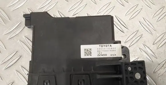 Toyota Auris E180 Climate control unit 8865002E00