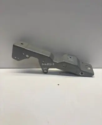 Volvo XC40 Fender mounting bracket 32277537 23W20