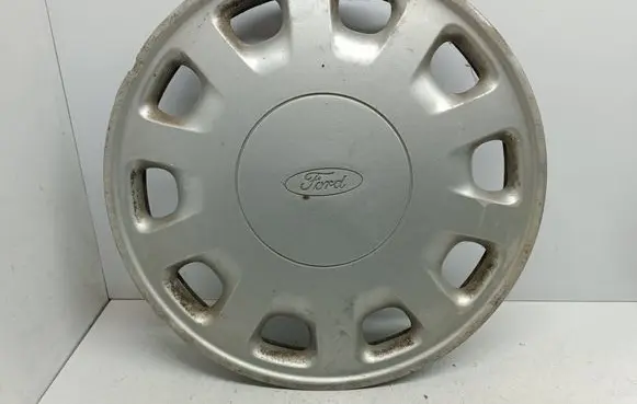 Ford Fiesta R14 wheel hub/cap/trim 85GB1130EA G82520