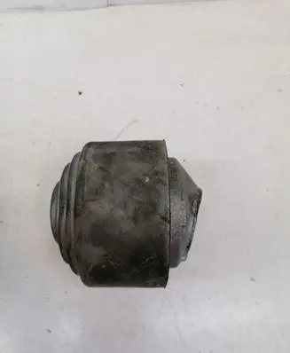 Mercedes-Benz C W203 Engine mount bracket
