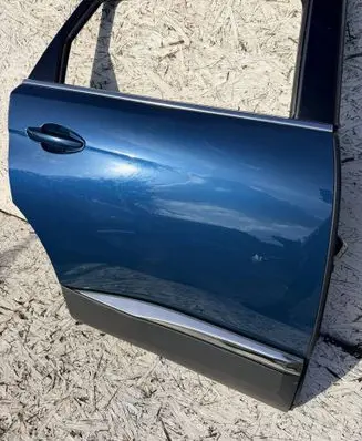 Peugeot 5008 II Rear door
