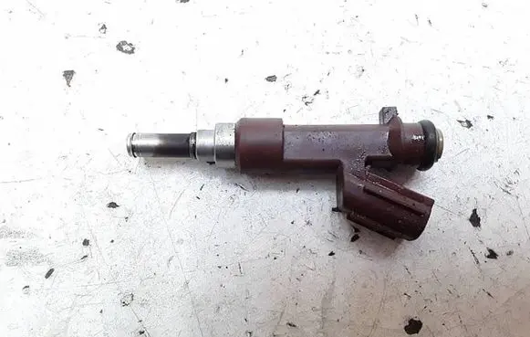 Citroen C1 Fuel injector 2325000040