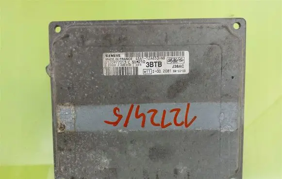 Mazda 2 Engine control unit/module 4S6112A650NB
