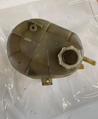 Renault Master II Coolant expansion tank/reservoir 7700838740