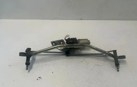 Front wiper linkage and motor