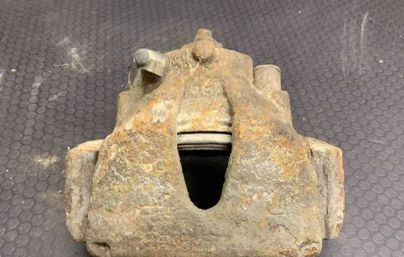 Opel Zafira B Front brake caliper 93176427