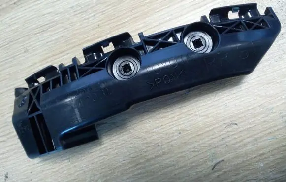 Rear bumper mounting bracket