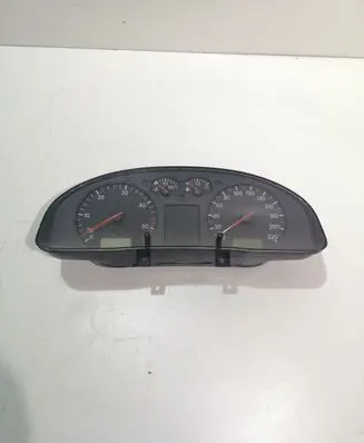 Volkswagen PASSAT B5 Speedometer (instrument cluster) 3B0919881N