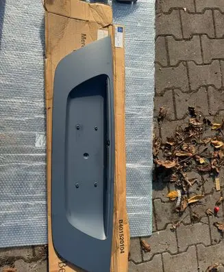 Mercedes-Benz E W211 Tailgate trim 2117500237 SP5314