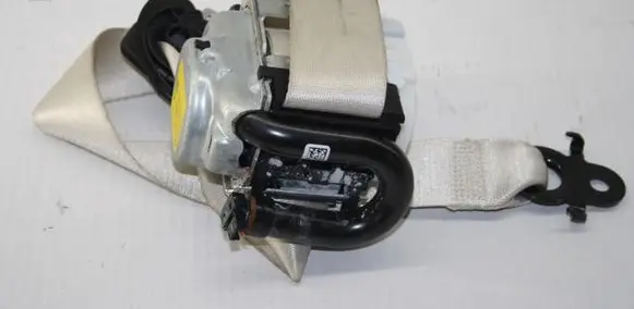BMW 5 G30 G31 G38 Front seatbelt 7430071