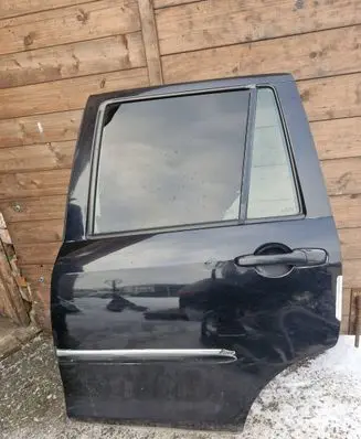 Mazda 2 Rear door