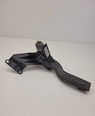 Ford Mondeo Mk III Accelerator throttle pedal XR8F9F832BD