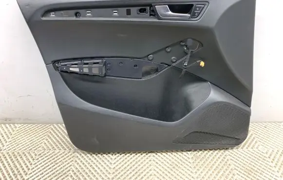 Audi Q5 SQ5 Front door card panel trim 