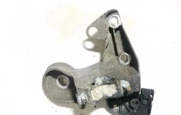 Audi A6 S6 C5 4B Engine mounting bracket 4b0193352b