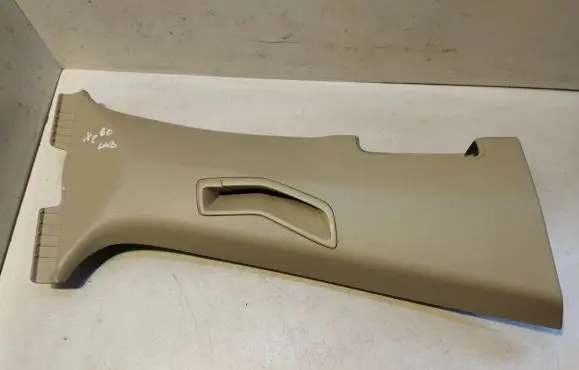 Volvo XC60 (B) pillar trim (top) 6841931 30767129