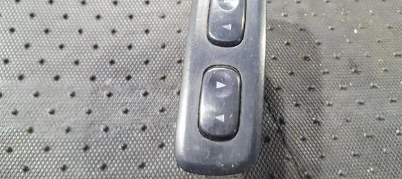 Hyundai Accent Electric window control switch 9357022000 93570-22000