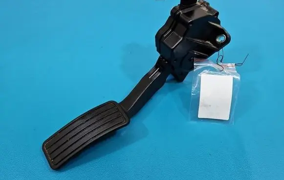 Subaru Forester SJ Accelerator throttle pedal 1988007961 IMPRK1582997