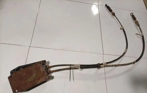 Subaru Legacy Gear shift cable linkage